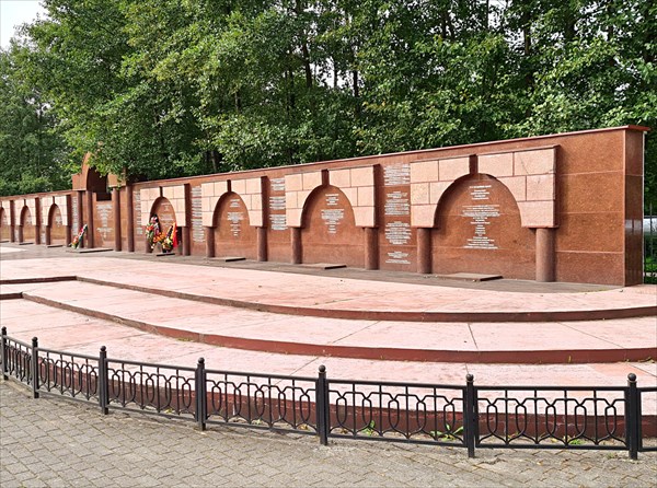 047-Мемориал воинским соединениям